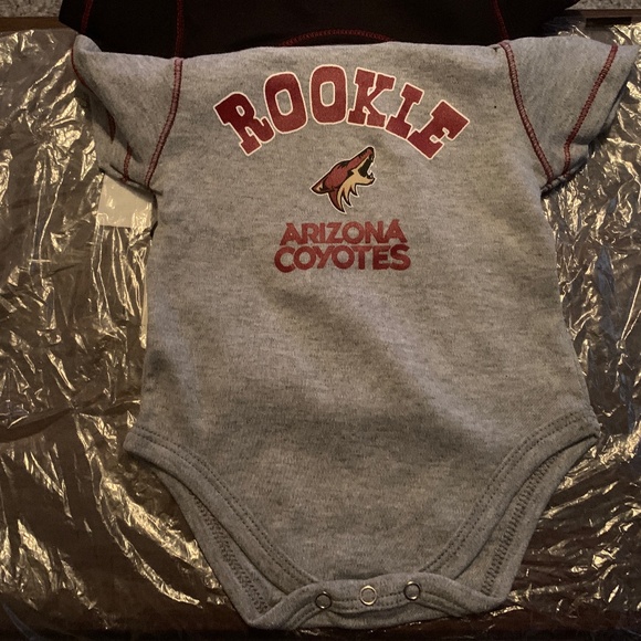 NHL Arizona coyotes 3 Piece baby creeper set (NWT) - Picture 2 of 5